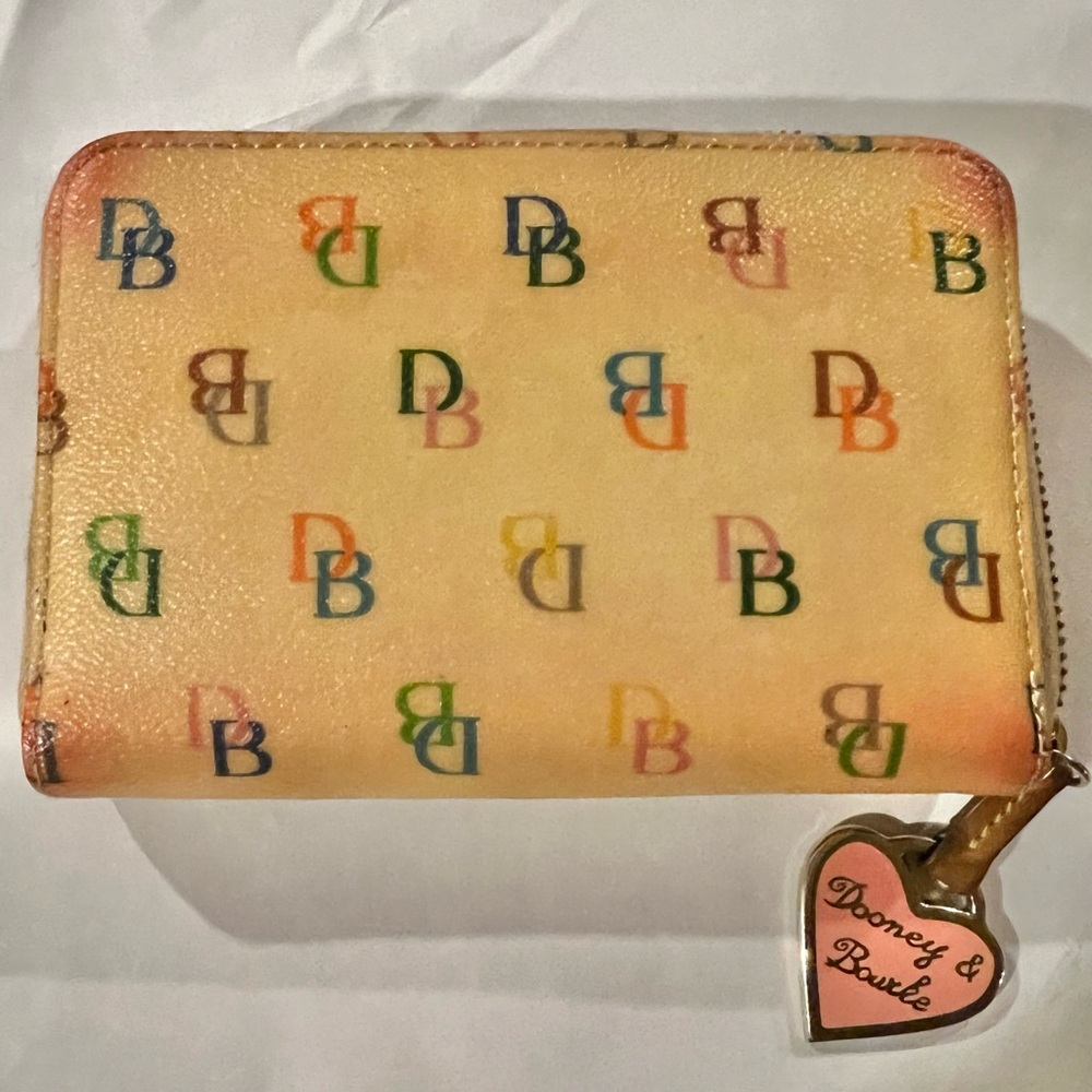 Rainbow zip around Dooney & Bourke Wallet Heart Charm Y2K Vintage